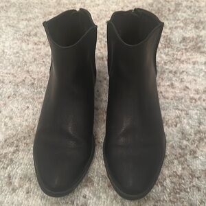 Women’s black boots, size 9, worn once!